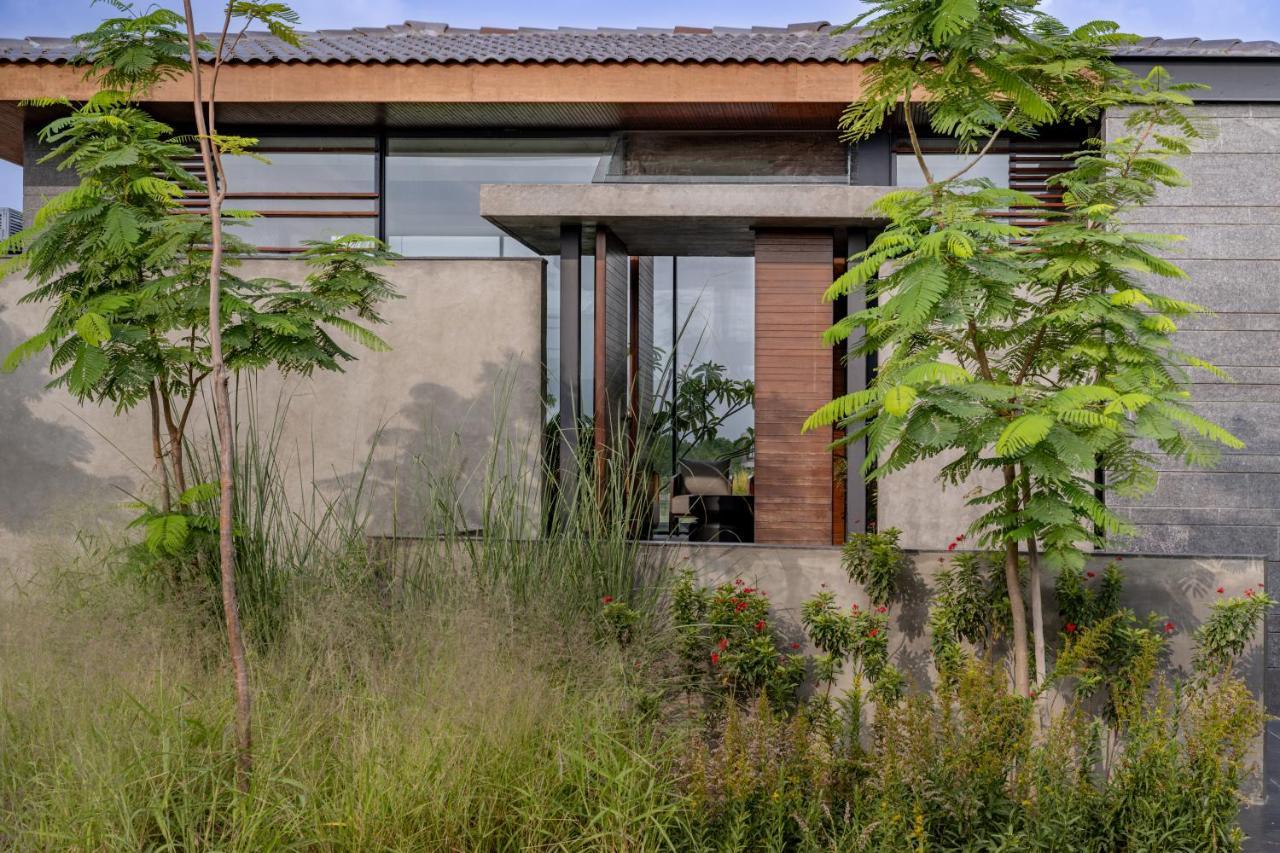 Mysa Zinc Journey By The Fern, Nani Devati Hotell Sānand Exteriör bild